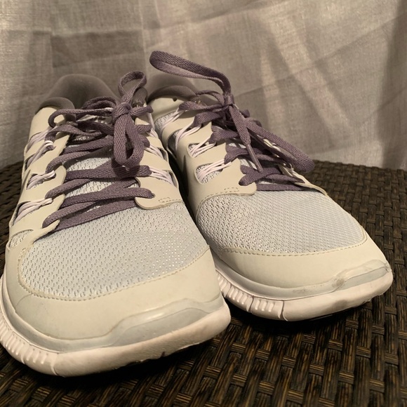 Nike Shoes - Nike Free Run 5.0